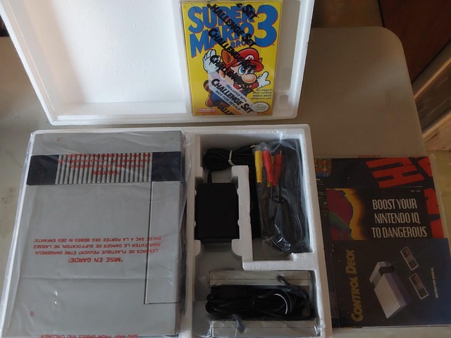 Nintendo NES Challenge Set Console